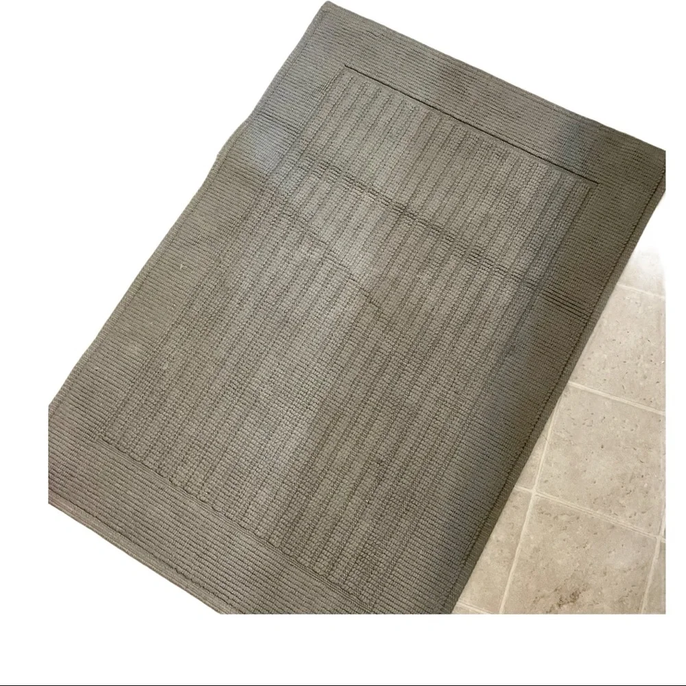 Threshold Gray Woven 32x22” Bath Mat